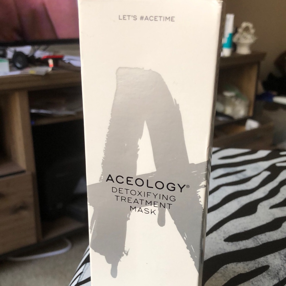 COPY - Aceology Detoxifying Treatment Mask